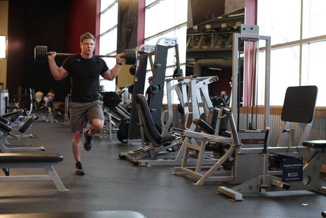 Wandelende lunge met barbell: Start