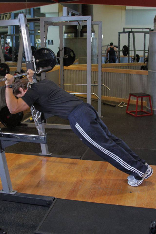 Bodyweight triceps press: Finish