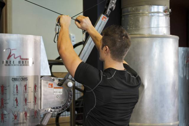 Rear delt fly aan de kabel: Start