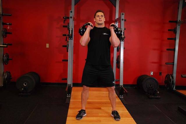 Front squat con manubri: Partenza