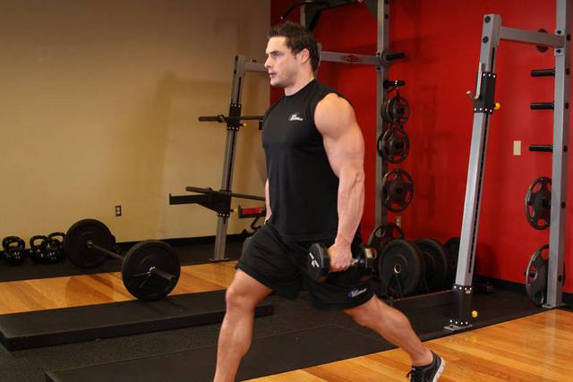 Split squat con manubri: Partenza