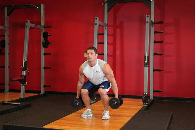 Dumbbell squat: Finish