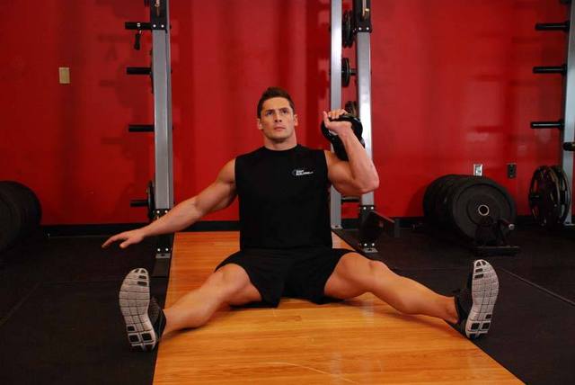 Tlak s kettlebellem vsedě: Začátek