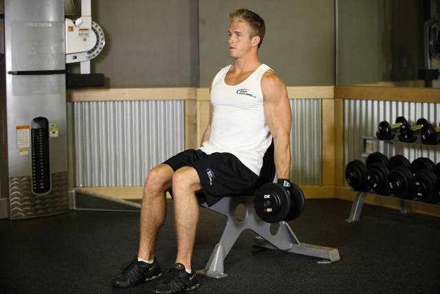Flexion assise avec haltères: Départ