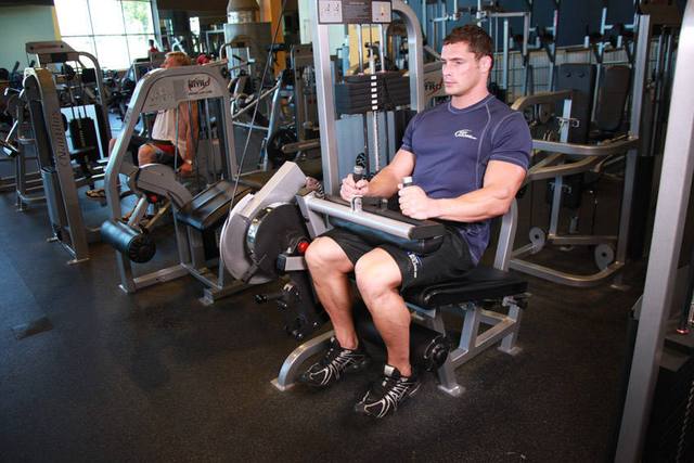 Flexion des jambes assis: Fin