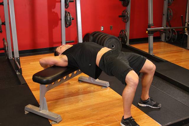 Pull-over à l'haltère, bras tendus: Fin